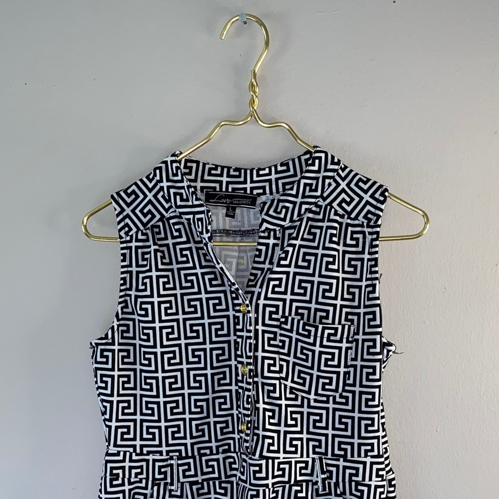 Elegant Black and White Geometric Jumpsuit - Picture 3 of 12